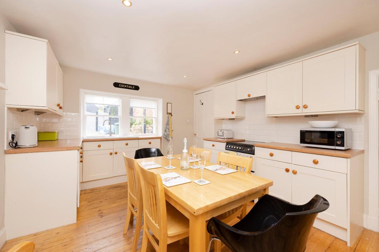 Holiday home 2 Bed Haywood With Garden *