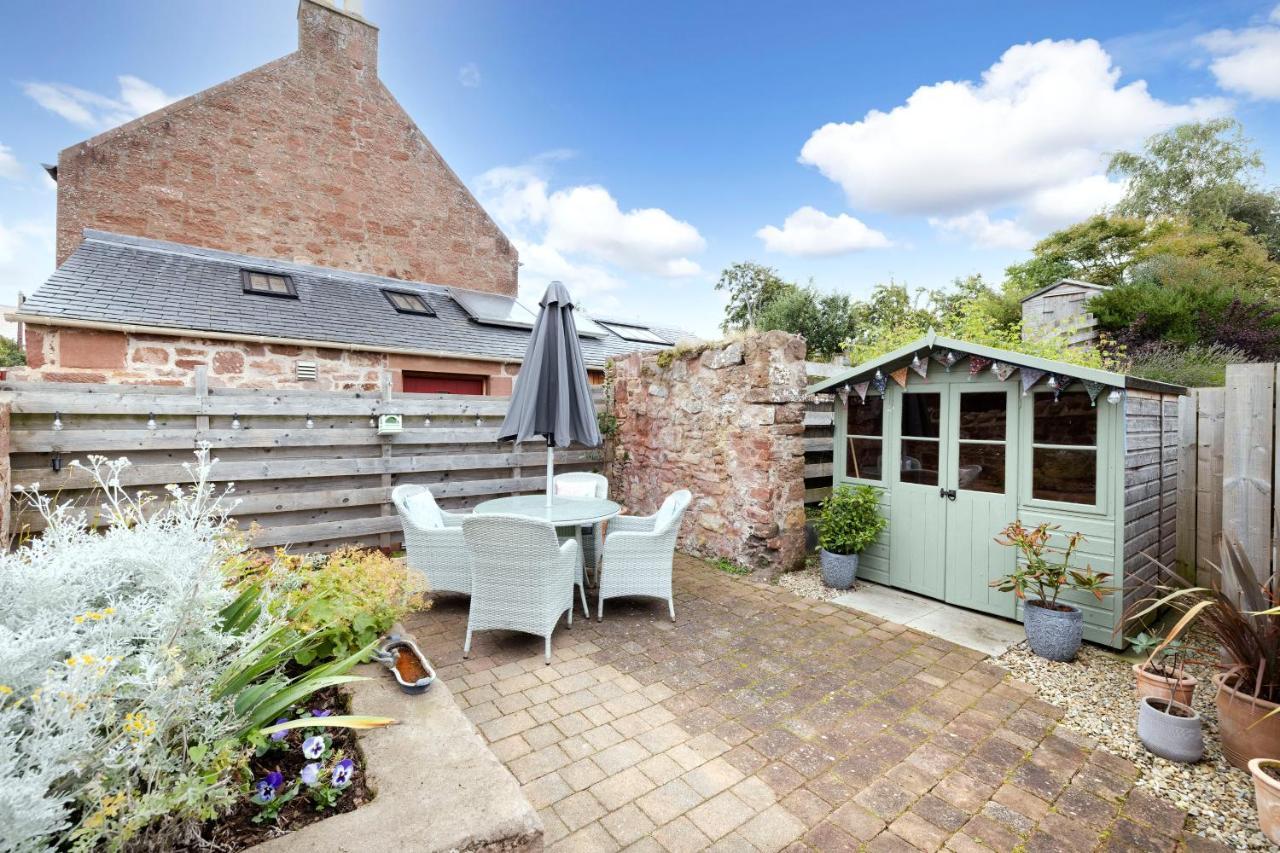 2 Bed Haywood With Garden Holiday home Stenton