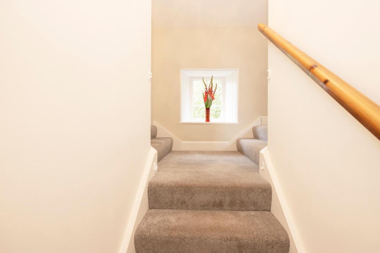 2 Bed Haywood With Garden Holiday home *